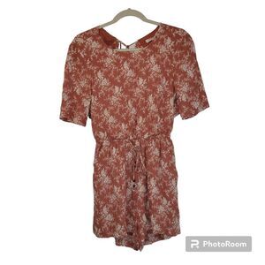 Chelsea and violet romper size xs. ^